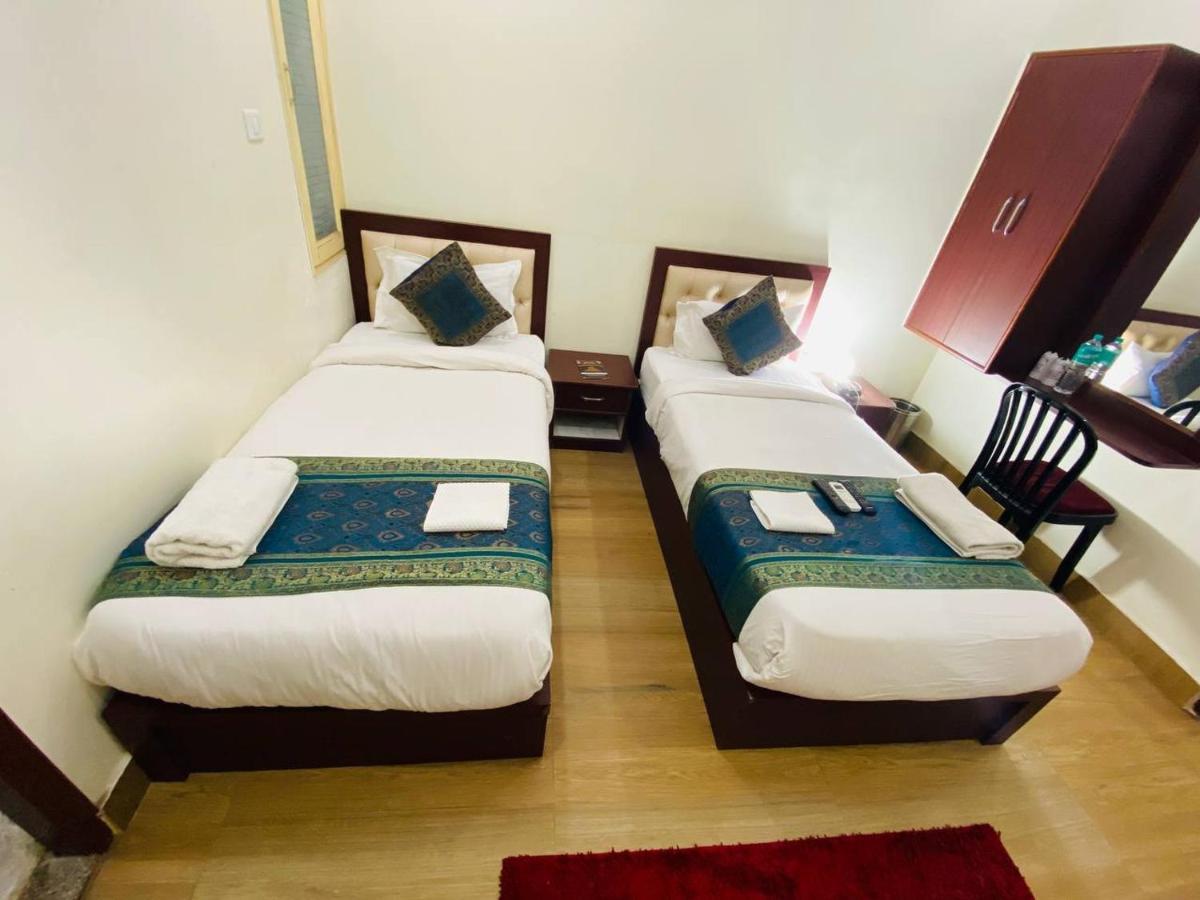 The Century Plaza Hotel Varanasi Exterior photo