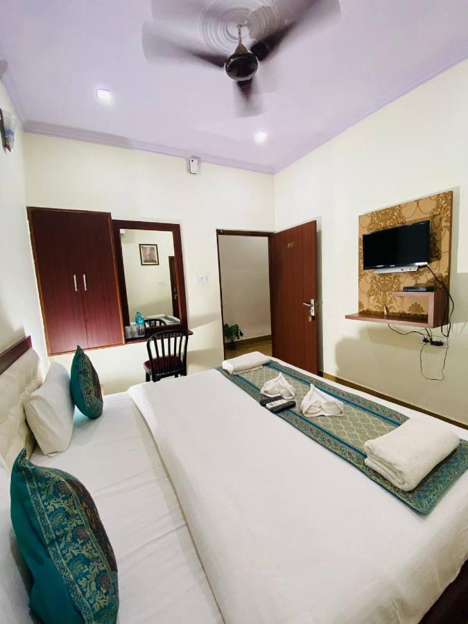 The Century Plaza Hotel Varanasi Exterior photo