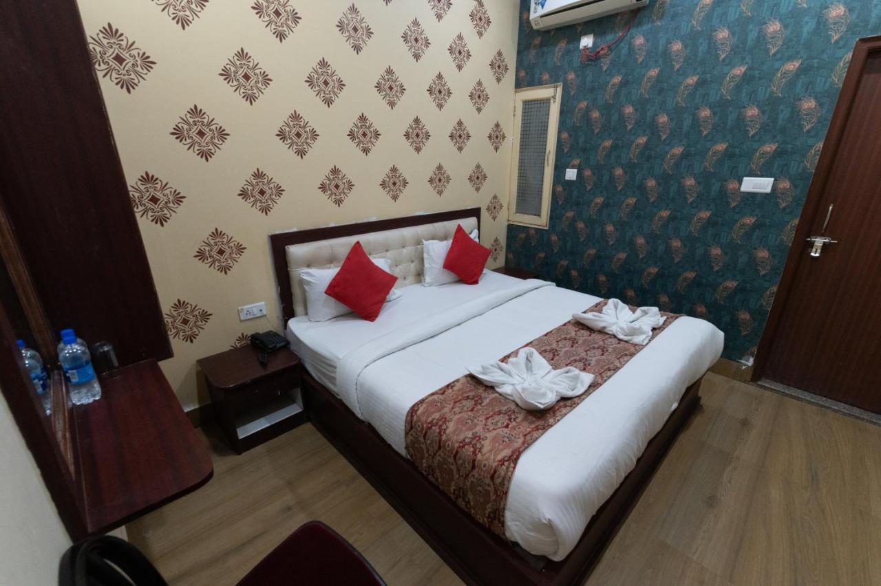 The Century Plaza Hotel Varanasi Exterior photo