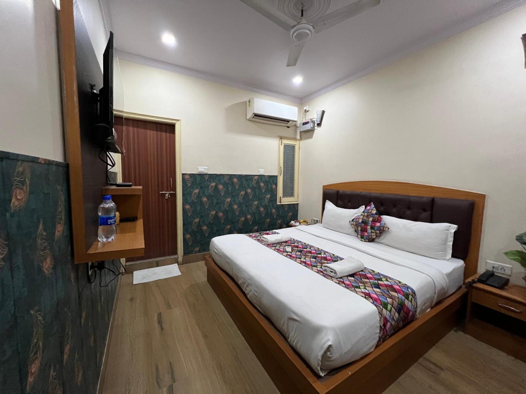 The Century Plaza Hotel Varanasi Exterior photo