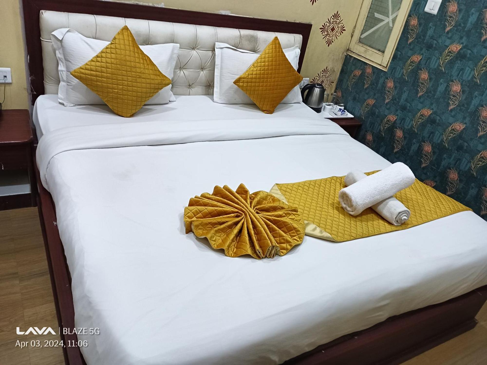 The Century Plaza Hotel Varanasi Exterior photo